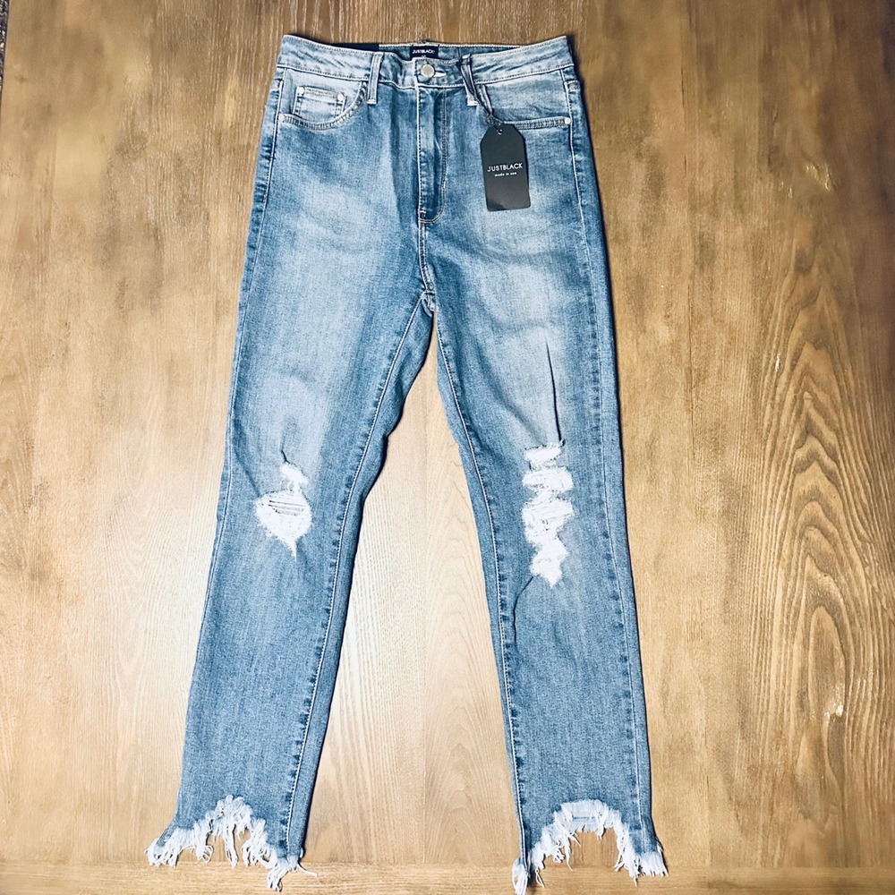 JUSTBLACK Womens Size 26 Light Denim Cropped Skinny Jeans Distressed RawHem BNWT